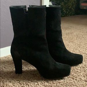 Stuart Weitzman mid-calf, suede boot